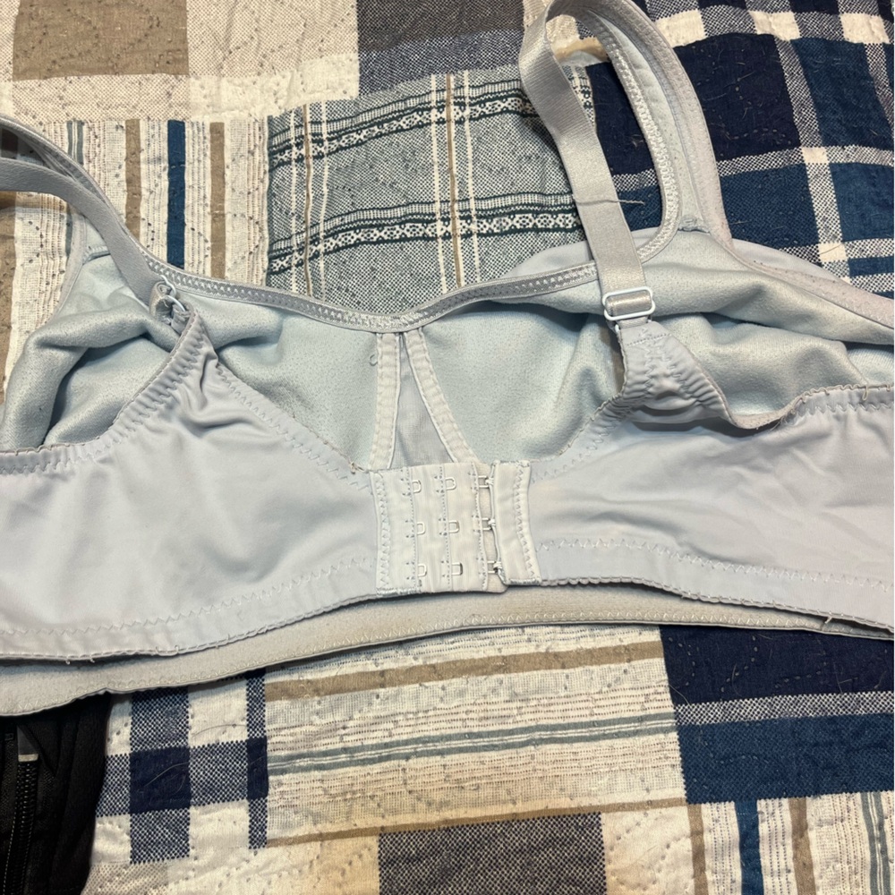 Avenue Body light blue wireless bra 42dd - Picture 2 of 3